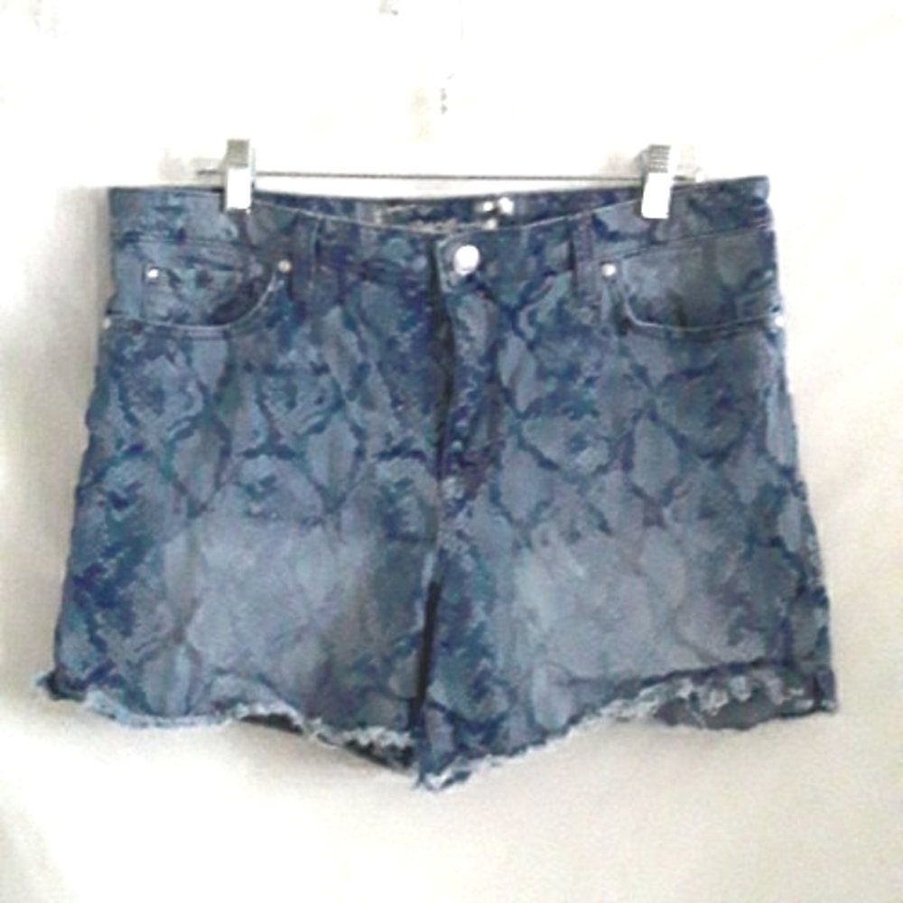 Seven 7 Weekend Shorts